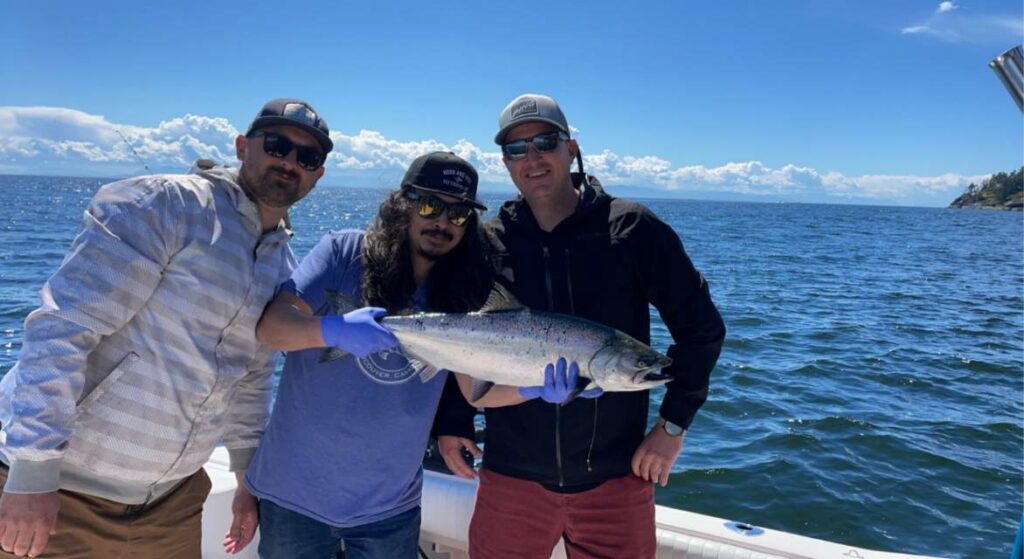Vancouver_saltwater_fishing_DNA_sampling_Chinook_June'22